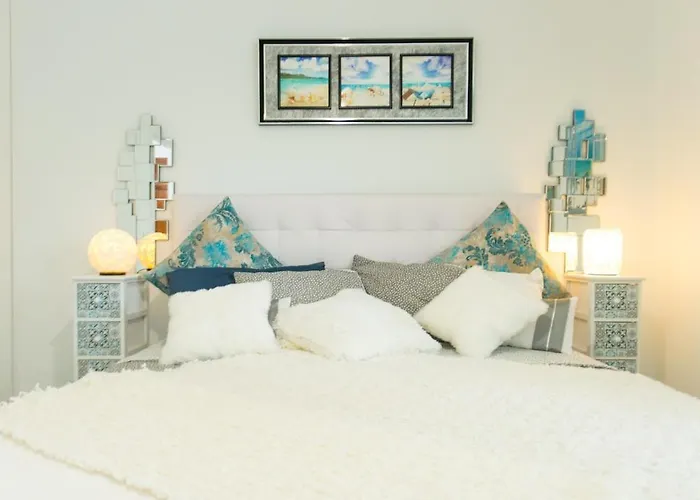 Ocean, Sun & Silence, Pool & Parking, Americas